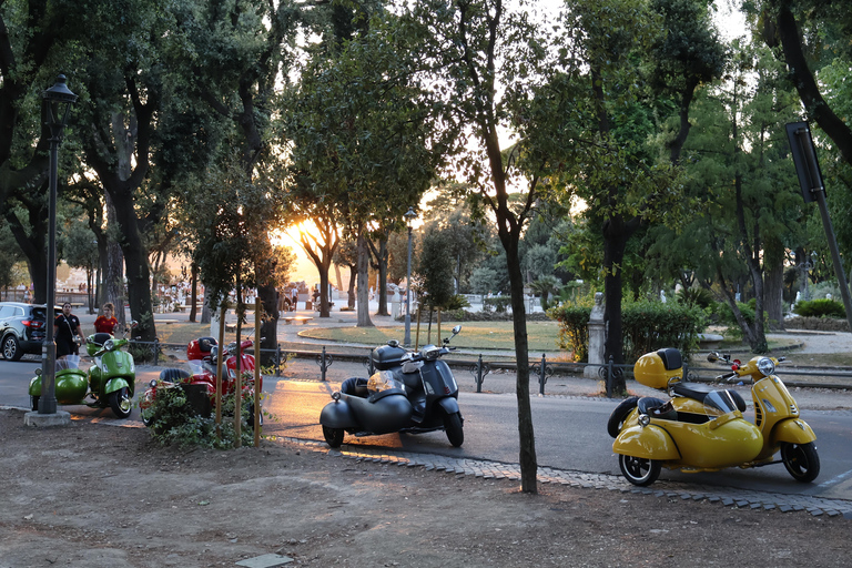 Rzym: Vespa Sidecar Tour z odbiorem z hotelu