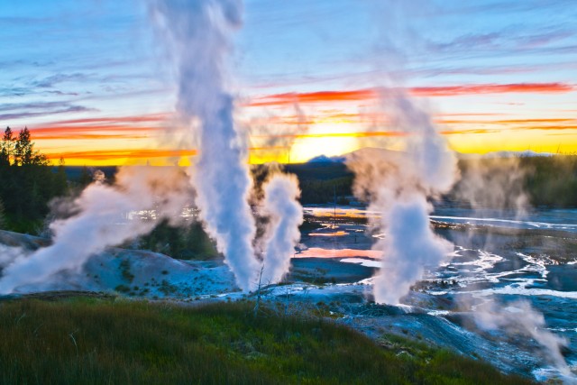 Visit Yellowstone Self-Guided Tour of National Park Highlights in West Yellowstone, Montana