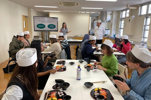 Tokyo : Atelier de fabrication de sushis et devenez maître sushi à TsukijiAtelier de sushi