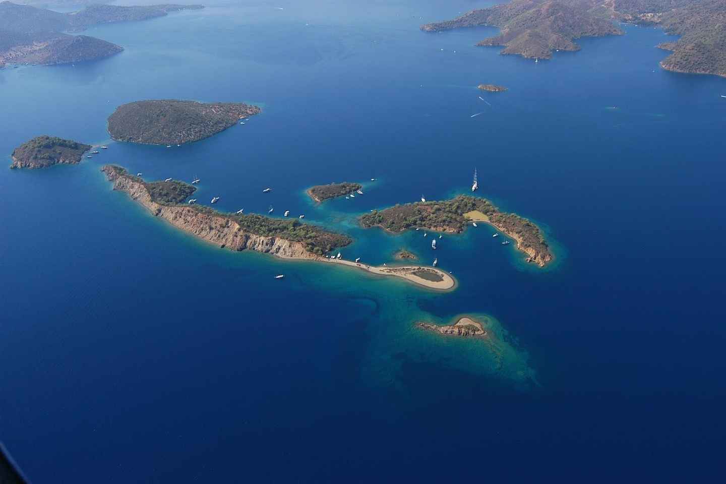 Fethiye: 12 Islands Boat Tour with Lunch and Hotel Transfer