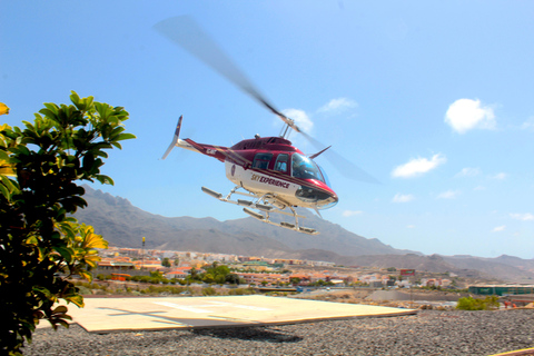 Adeje : Vol panoramique en hélicoptère à TenerifeVol de 12 minutes sur les plages et les ravins