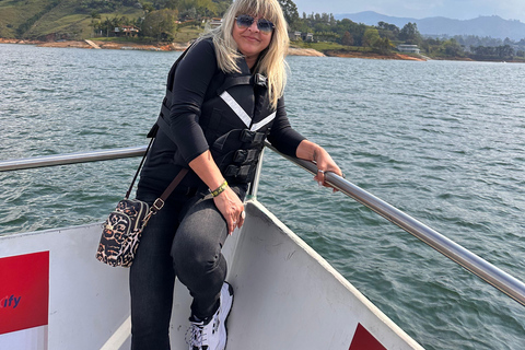 ميديلين: جولة إلى غواتابي وبينول والقارب، مع الغداء والإفطار