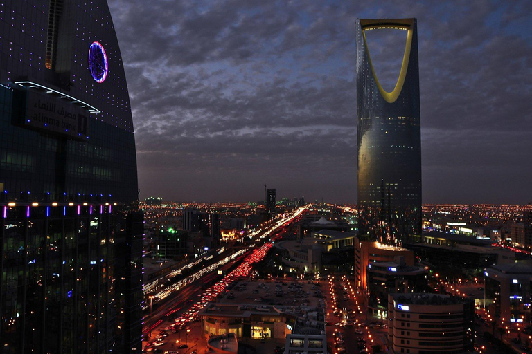Riyadh: Guided Night Tour with Skyline View & Saudi Coffee