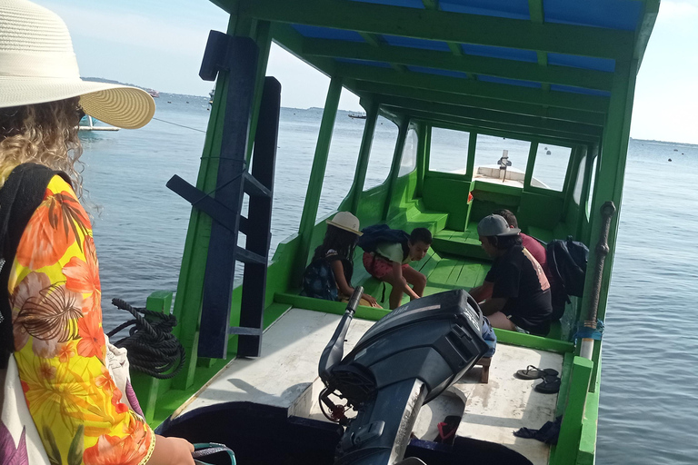 Explore and snorkeling Gili Nanggu Secret Island