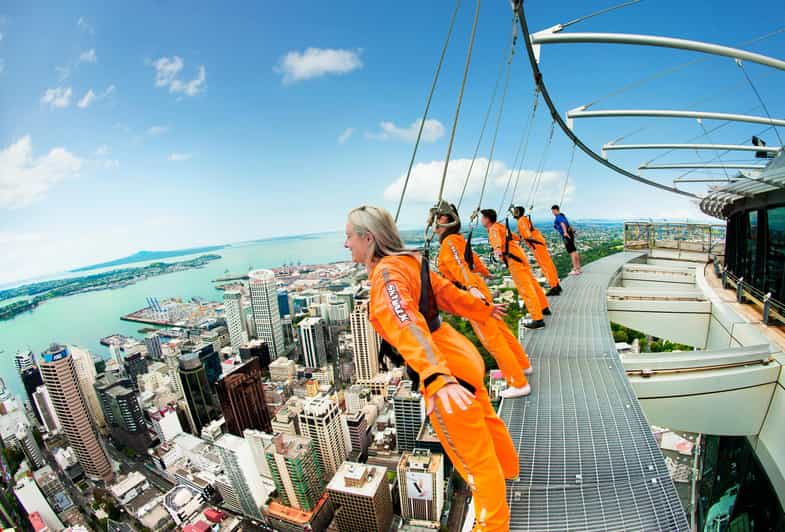 Auckland: SkyJump & SkyWalk Combo