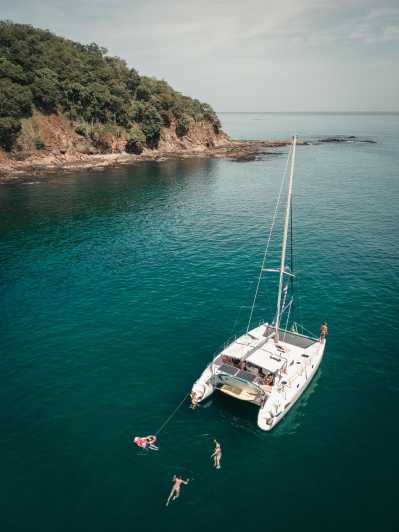 Tamarindo: Public Catamaran Sailing and Snorkeling Tour