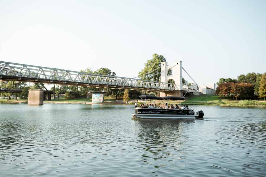 Waco: Sunset River Cruise mit Dessert. Foto: GetYourGuide Waco: Sunset River Cruise mit Dessert. Foto: GetYourGuide