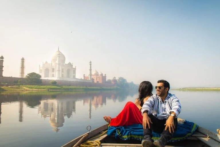 Ab Delhi: Taj Mahal & Agra Tour am selben Tag mit BootsfahrtTour mit klimatisiertem Auto, Fahrer und Reiseleiter