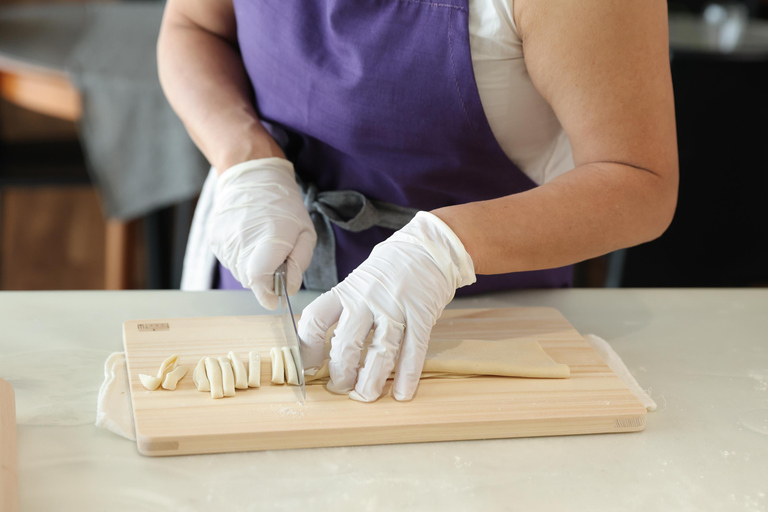 Nagoya: Make Handmade Udon Nagoya Style & Miso Tasting