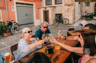 Verona: Guided Food Walking Tour with Amarone Wine tasting