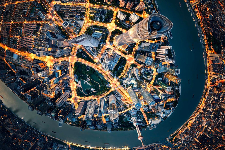 Shanghai Sunset Walk: Historic Bund to Cyberpunk Skyline Private VIP Tour (English & French)