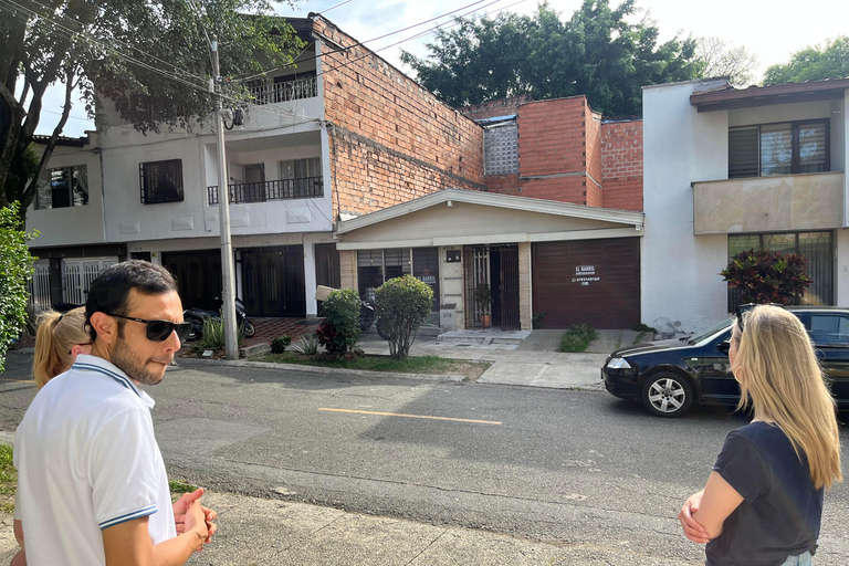 Medellín: Real Pablo Escobar Tour with Hydration Included