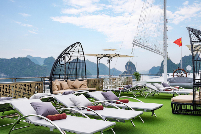 Hanoi: Halong Bay Day Tour with 5-star Cruise & Transfer