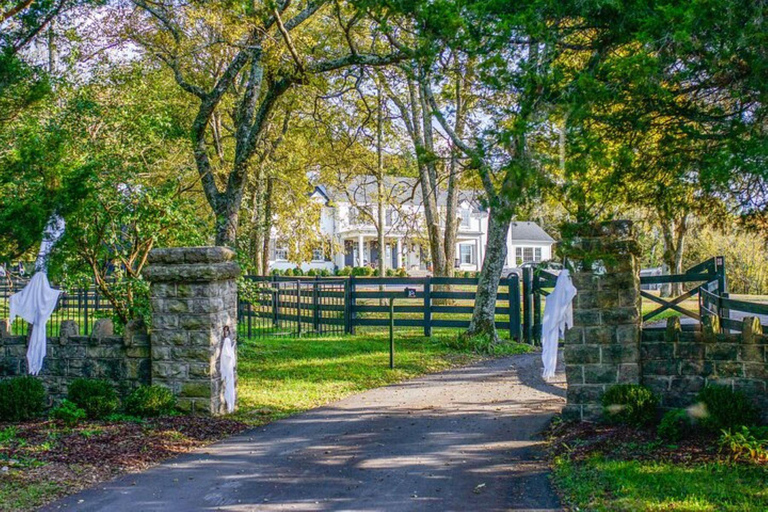Nashville: Homes of the Stars Narrated Bus Tour