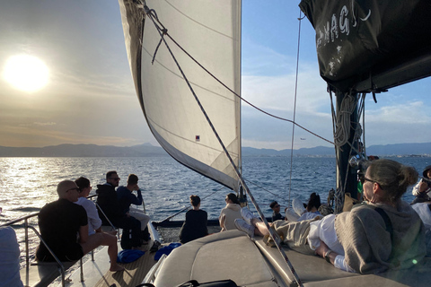 From Palma de Mallorca: 3.5-Hour Catamaran Cruise with Tapas and a Swim