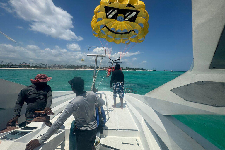 Punta Cana: VIP Parasailing Adventure with Hotel Transfer