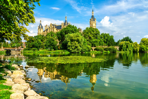 Schwerin: Express Walk with a Local 90 min - Walking Tour