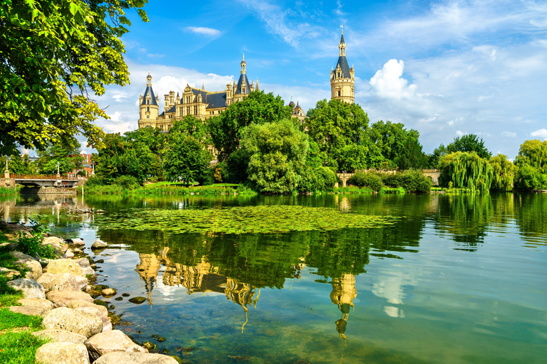 Schwerin: Express Walk with a Local 90 min - Walking Tour