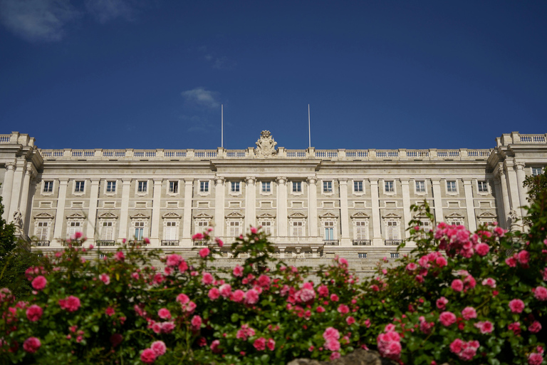 Madrid: Royal Palace Guided Tour with Entry Ticket Madrid :Visite premium guidée du Palais Royal entrée incluse