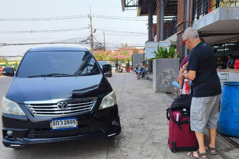 Privé transfer van Bangkok naar Siem Reap Auto - Minivan