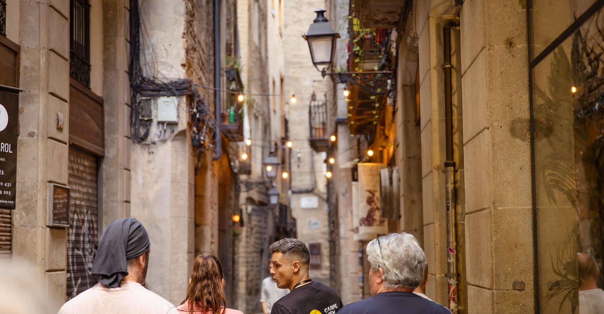 Barcelona: Gothic Quarter Walking Tour with 10+ Attractions photo 12