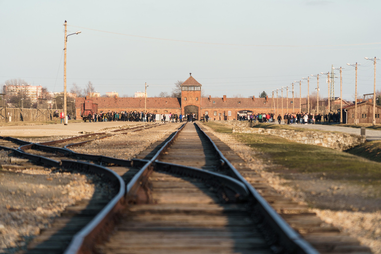 From Krakow: Auschwitz-Birkenau Roundtrip Bus Transfer 1-Way Transfer from Auschwitz to Krakow