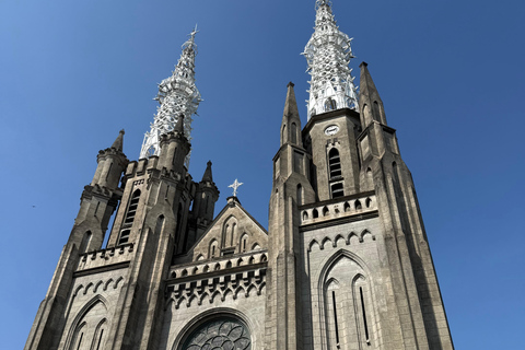 Jakarta: Java to Bali Train Tour with Hotels