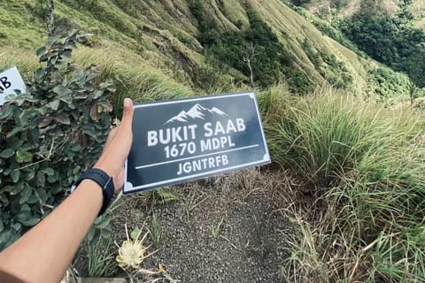 Bali: Saab Hill Sunrise And Sunset Trek with Local Guide