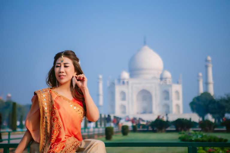 Desde Agra: ticket de entrada sin colas al Taj Mahal con guía