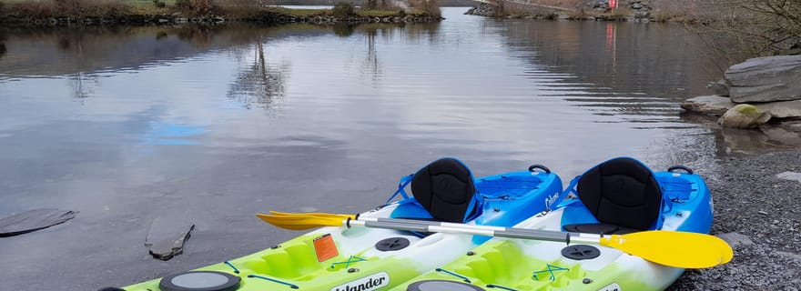 Llanberis : location de kayaks avec équipement sur le Llyn Padarn