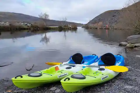 Llanberis: Llyn Padarn Kayak Rental with Equipment