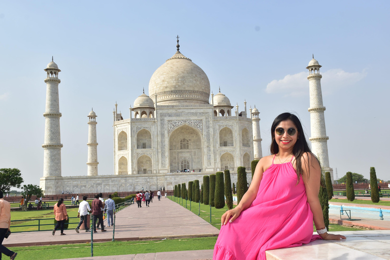 From Delhi: Taj Mahal & Agra Private Day Trip With Transfers Tour With Car, Guide, Entry Fees & Lunch at 5 Star Hotel