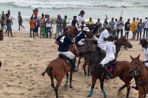 Luxus-Strand-Erlebnis Accra: Sonne, Sand, Gelassenheit und Mittagessen