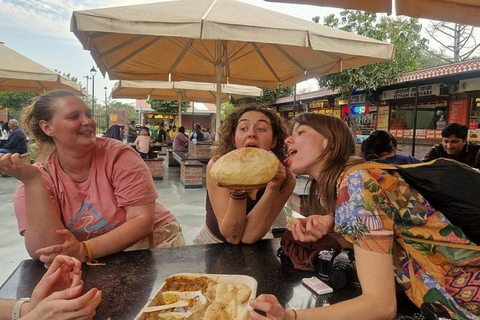 Jaipur: Guided History Walking Tour with Food Tasting