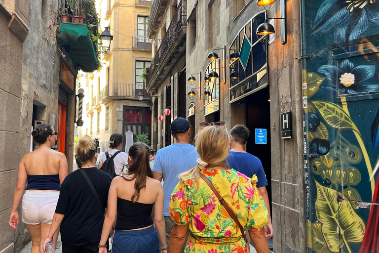 Barcelona Gothic WalkingTour: Roman Walls & Hidden Courtyard Small Group Tour