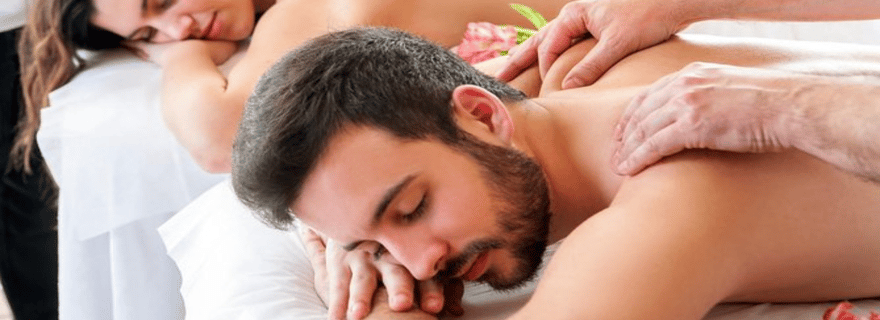 Profitez d'une pause spa pour couples dans le confort de votre chambre aujourd'hui !
