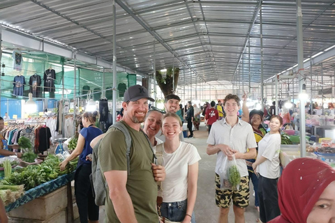 Aonang: Thaise kookles met markt- en moestuintourAonang: Thaise kookles met markt- en keukentuintour