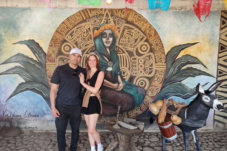 Mexico City: Private Customizable Tour with Guide & Vehicle Chapultepec Area: Castle, Anthropology museum, Polanco