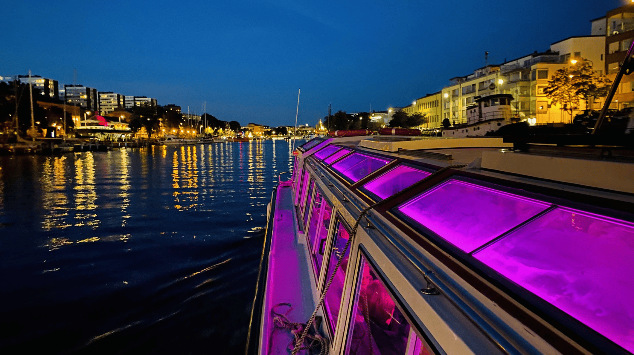 Turku: Abendliche Aura-Flussrundfahrt mit optionalen Stopps