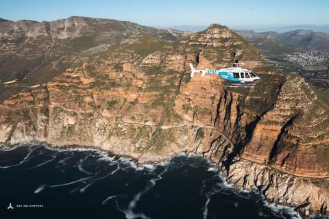 Cape Town: Chapmans "Peek" Helicopter Flight & Champagne
