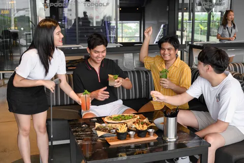 Bangkok : Sports Bar by Topgolf Megacity F&B Packages