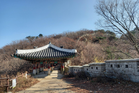 Randonnée dans les montagnes de Bukhansan - 6 heures