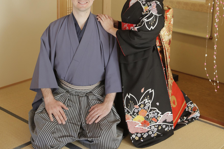 Templo Kyoto kiyomizu : Sesión de fotos de pareja Maiko y Samurai