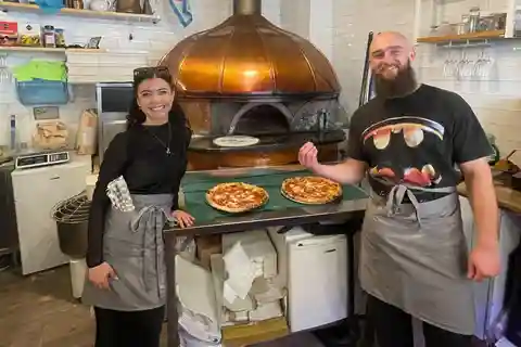 Rome: Neapolitan Pizza Cooking Class in Front of the Vatican
