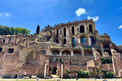Colosseum Exterior Tour with Roman Forum & Palatine Entry