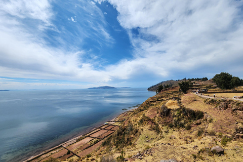 Puno : excursion d&#039;une journée aux îles flottantes d&#039;Uros et à l&#039;île de Taquile