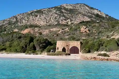 Olbia: Escursione privata e snorkeling alle isole di Tavolara e Molara