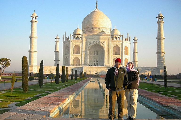 Da Delhi: tour privato all'alba del Taj Mahal e del Forte di AgraDa Agra: solo auto privata, autista e guida