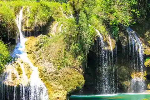 Vanuit Panajachel: enkele reis Gedeelde transfer naar Semuc Champey