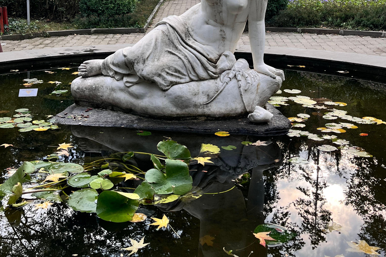 تبليسي: الشلالات والتلفريك وفرص التقاط الصور الخلابةتبليسي: شلالات وتلفريك وفرص لالتقاط صور خلابة